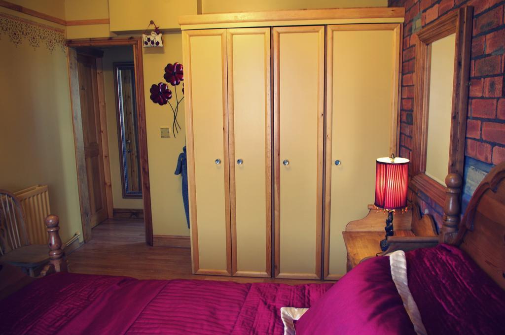 Crown House Suites Галіфакс Номер фото